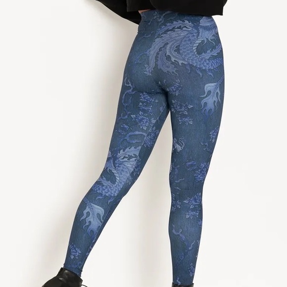 Blackmilk “DRAGON RISING DENIM HWMF LEGGINGS - LIMITED” Size Medium M NWT - Picture 8 of 16